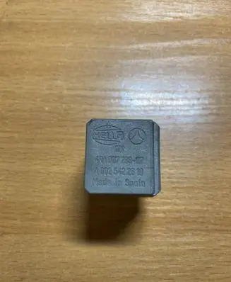Mercedes-Benz A W169 Other relay 0025422619 C2668