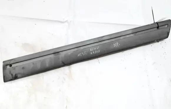 Renault Rapid Front door trim (molding) 7700806330