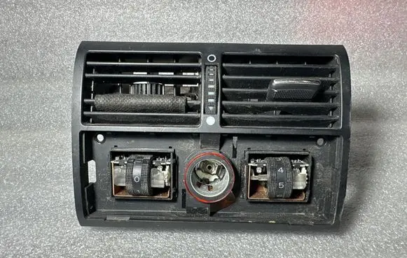 Audi A8 S8 D2 4D Rear air vent grill 4D0819203G