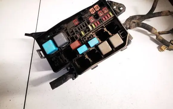 Toyota RAV 4 (XA30) Fuse box set