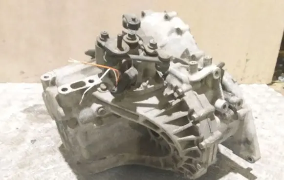 Manual 6 speed gearbox