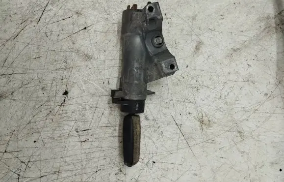 Volkswagen PASSAT B5.5 Ignition lock 4B0905851C