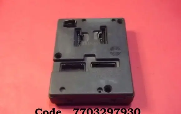 Renault Megane I Fuse module 7703297930