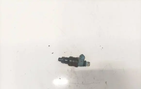 Hyundai Lantra I Fuel injector 9250930008