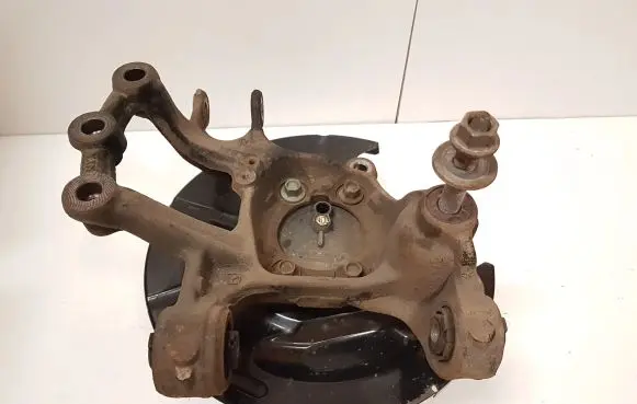 Rear wheel hub