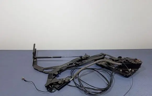 Ford Focus Tailgate/trunk/boot hinge OAS 9411156