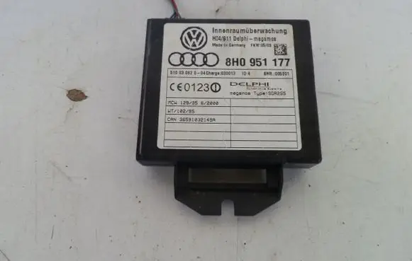 Audi A4 S4 B6 8E 8H Alarm control unit/module 8H0951177