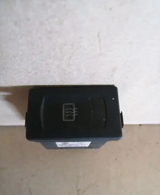 Volkswagen PASSAT B5 Windscreen/window heater switch 8D0959621C