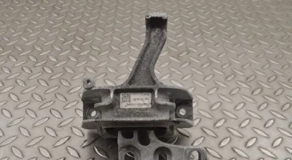 Volkswagen Golf VII Engine mount bracket 6Q0199262BE