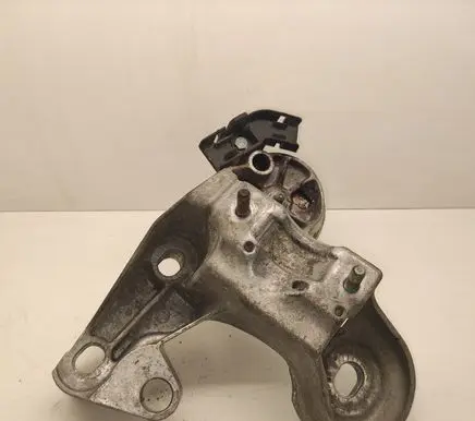 Audi A4 S4 B6 8E 8H Engine mounting bracket 4B0199352A