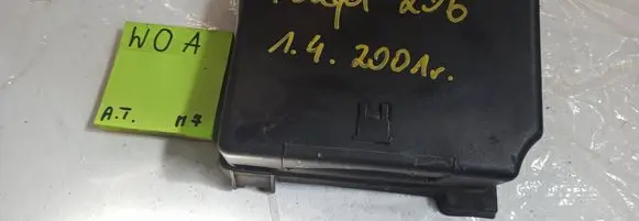 Peugeot 206 Other engine bay part 8214HP