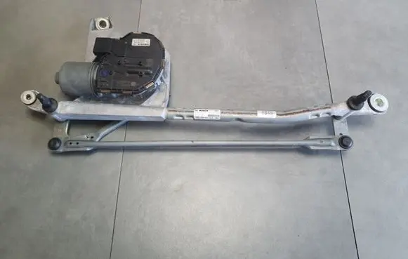 Audi Q8 Front wiper linkage and motor 4M8955023B