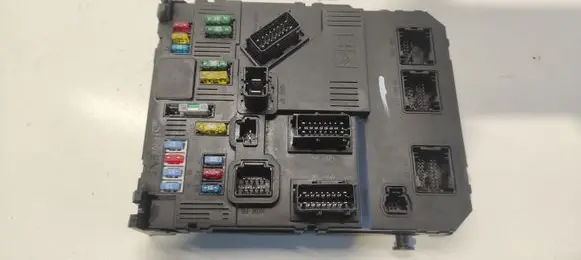 Peugeot 407 Comfort/convenience module 9655708480 BSIS0300 S120104600L