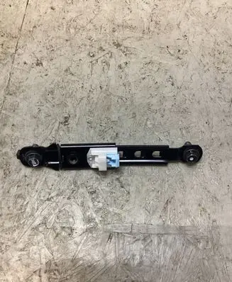 KIA Sportage Seat belt height adjuster 88890D7000 D7HS181128H25550