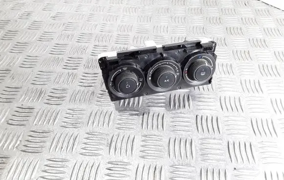 Peugeot 308 Climate control unit 69947013