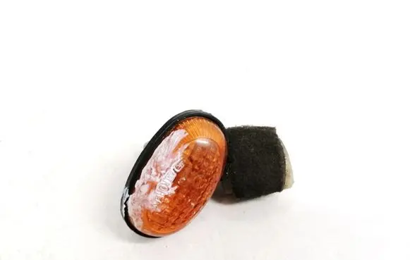 Front fender indicator light