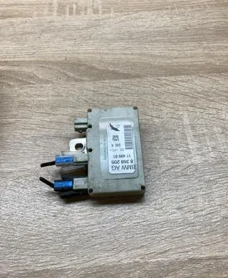 BMW 7 E65 E66 Aerial antenna amplifier 8368205