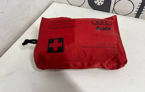 Audi Q7 4L First aid kit 4E0860282A