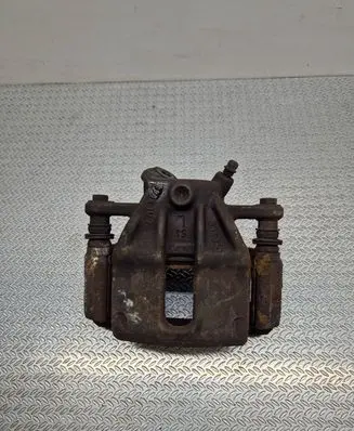 Nissan Note (E11) Front brake caliper 8863D