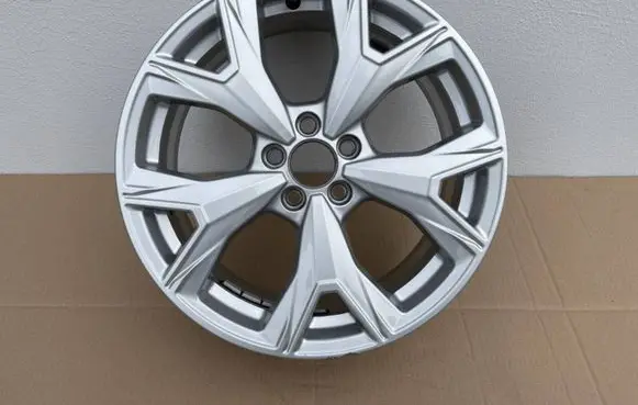Audi A1 R17 alloy rim 82A601025S