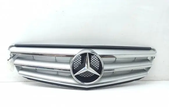 Mercedes-Benz C W204 Front bumper upper radiator grill A2048801923 2048801923 A2048850136
