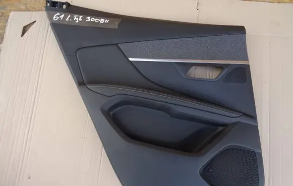 Peugeot 3008 II Coupe rear side trim panel 