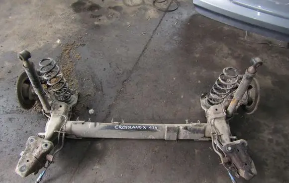 Opel Crossland X Rear axle beam 
