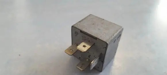 Volkswagen Golf IV Other relay 141951253B