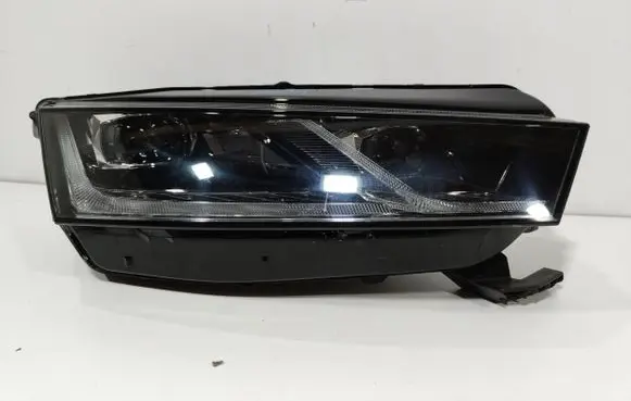 Skoda Octavia Mk4 Headlight/headlamp 5E4941016A