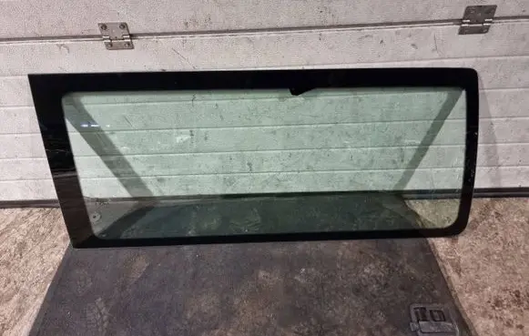 Volkswagen Transporter - Caravelle T5 Rear side window 7E3845331