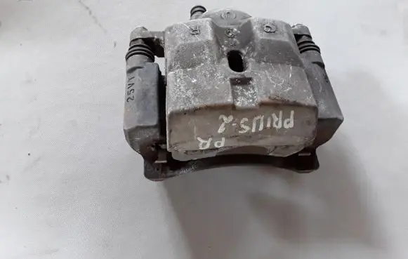 Toyota Prius (XW30) Front brake caliper 4773047060