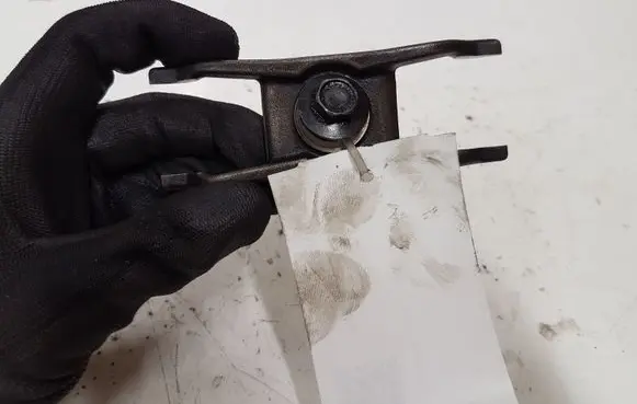 Mazda 6 Fuel Injector clamp holder