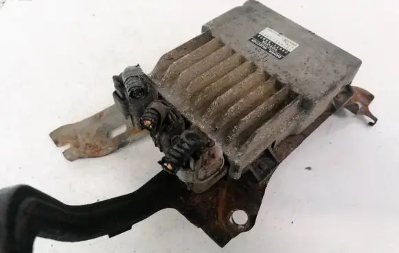 Toyota Auris 150 Fuel injection control unit/module 8987120070 89871-20070
