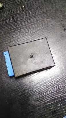 BMW 5 E34 Window wiper relay 8359031