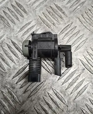 Volkswagen Golf IV Turbo solenoid valve 1J0906283C