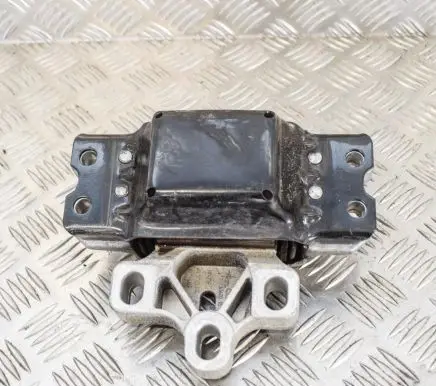 Skoda Superb B6 (3T) Engine mount bracket