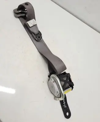 Nissan X-Trail T30 Front seatbelt GOA19 T5702 N1917