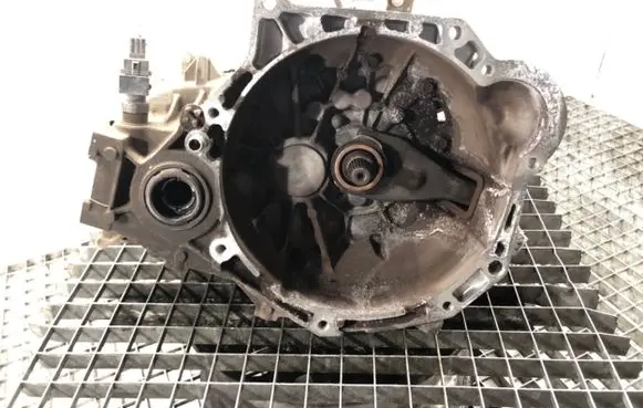 Hyundai Elantra Manual 5 speed gearbox