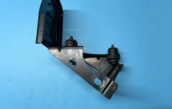 Seat Alhambra (Mk1) ABS pump bracket 7M3947565A