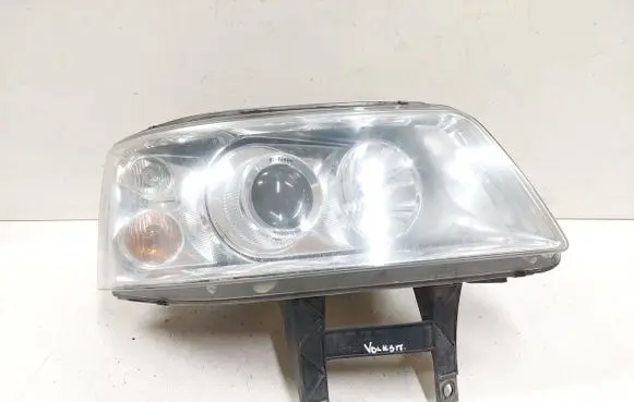 Volkswagen Transporter - Caravelle T5 Headlight/headlamp 1305235774 1305630110 1301329422
