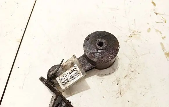 Engine mount bracket