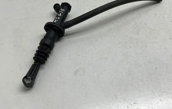 Clutch slave cylinder