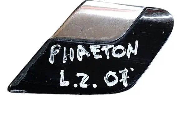 Fender trim (molding)