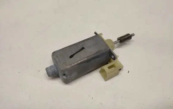 Ford F150 Seat adjustment motor P1243923401 2439234