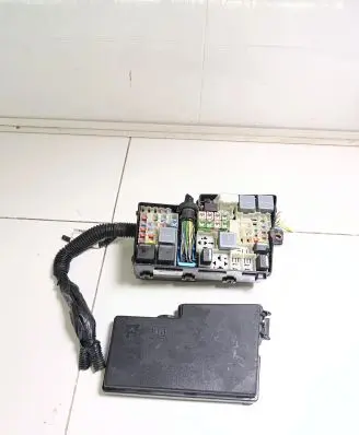 Ford Focus Fuse box set F1ET14K733 AV6T14A067AD E02345500