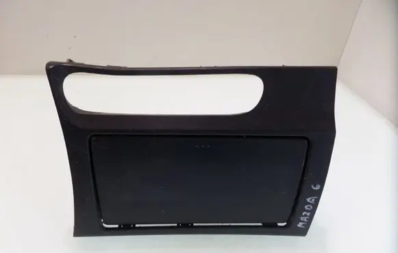 Cup holder front