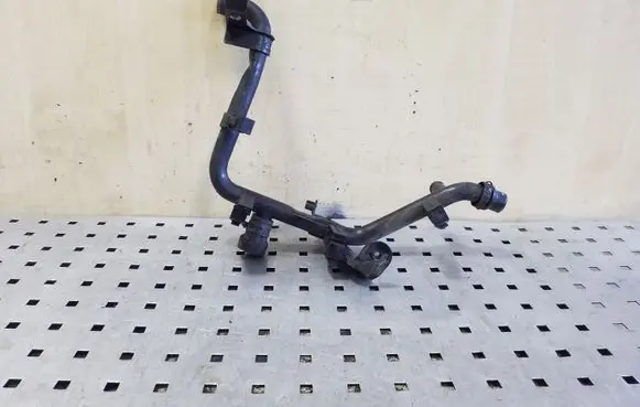 Volkswagen PASSAT B5.5 Engine coolant pipe/hose 038121055BH