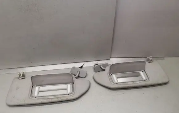 Volvo XC70 Sun visor
