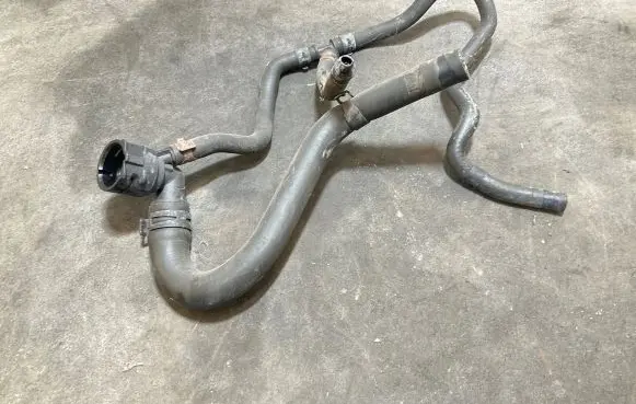 Volkswagen Golf VII Engine coolant pipe/hose 5Q0122291C