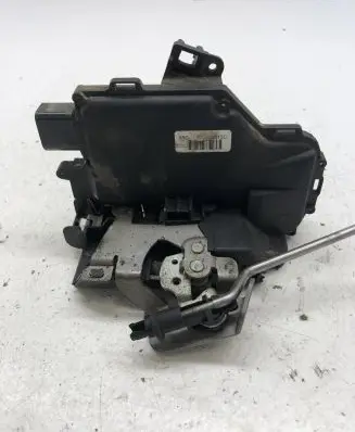 Audi A4 S4 B6 8E 8H Rear door lock 8E0839015C